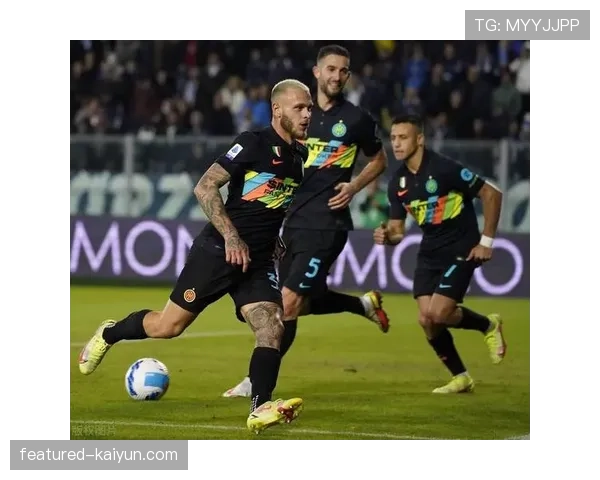 深度复盘：沙尔克久攻不下反被偷袭，定位球防守再暴露问题